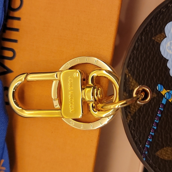 NEW Louis Vuitton Bag Charm - Picture 4 of 16